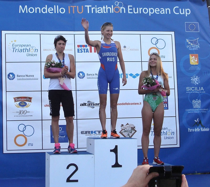 Le vincitrice categoria Donne del XXI Triathlon del Mediterraneo 