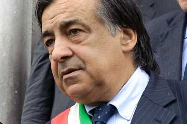 Palermo – A villa Niscemi si è svolto il Consiglio regionale dell’ANCI composto da sindaci e consiglieri comunali siciliani e il Sindaco di Palermo Leoluca Orlando è stato eletto con 32 voti nuovo presidente ANCI Sicilia battendo per soli 4 voti il presidente uscente pro tempore Paolo Amenta. C’è stata, quindi, una spaccatura che però 
