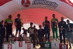 BUSETO PALIZZOLO (TRAPANI), 3 APR. E’ Baldassare Barbera (team Baaria), di Bagheria (Palermo) il vincitore della sesta sedizione della Granfondo Lombardo, che ha visto al via da Buseto Palizzolo oltre 750 atleti (con un incremento di quasi il 50% rispetto allo scorso anno) provenienti da tutta Italia ma anche dall’estero, tra cui Lettonia, Finlandia, Belgio 
