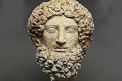 Mercoledì 21 dicembre alle ore 12 al Museo archeologico di Aidone la testa di Ade sarà esposta nella sua sede definitiva. L’Assessore ai Beni Culturali e all’Identità Siciliana Carlo Vermiglio dichiara: “Ricevuta la notifica del dissequestro da parte della Procura di Enna, con la direttrice del Polo museale di Enna, Piazza Armerina e Aidone, abbiamo 
