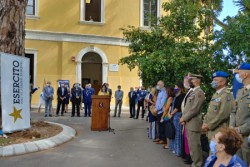 Esercito e solidarietà a Messina Intitolata alla memoria di Francesco Currò, militare deceduto in Afghanistan, una sala multisensoriale per le disabilità presso l’ospedale Ex-Mandalari.   È stata inaugurata in questi giorni a Messina, all’interno del complesso ospedaliero Ex- Mandalari dell’Azienda Sanitaria Provinciale (ASP) di Messina la sala multisensoriale per bambini affetti da disturbi dello spettro autistico.  
